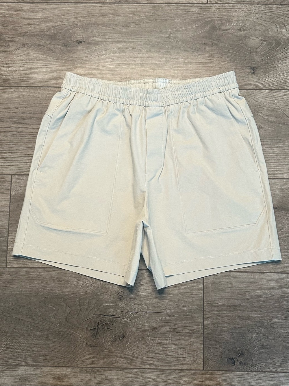 Lululemon Bowline 5" Stretch Cotton VersaTwill Shorts Tan Size Medium
